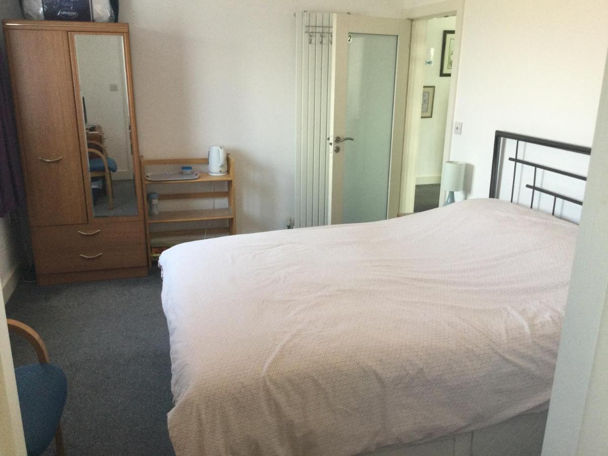Hh Accommodation มิลลอม ภายนอก รูปภาพ